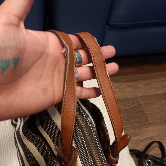 Fossil Striped Black and White Handbag with Tan Accents - Picture 4 of 6